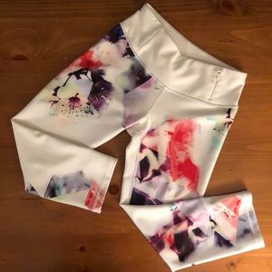 Carrie Underwood leggings